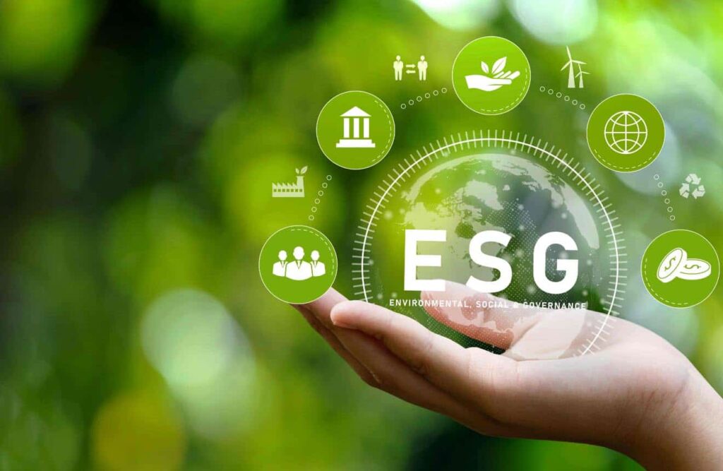 mano aperta che sorregge grafica ESG